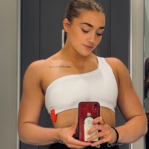 Meet your Posher, Annie